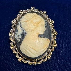 Gerry's Signed 1970 Black Cameo Brooch or Pendant Victorian Lady Flowing Hair